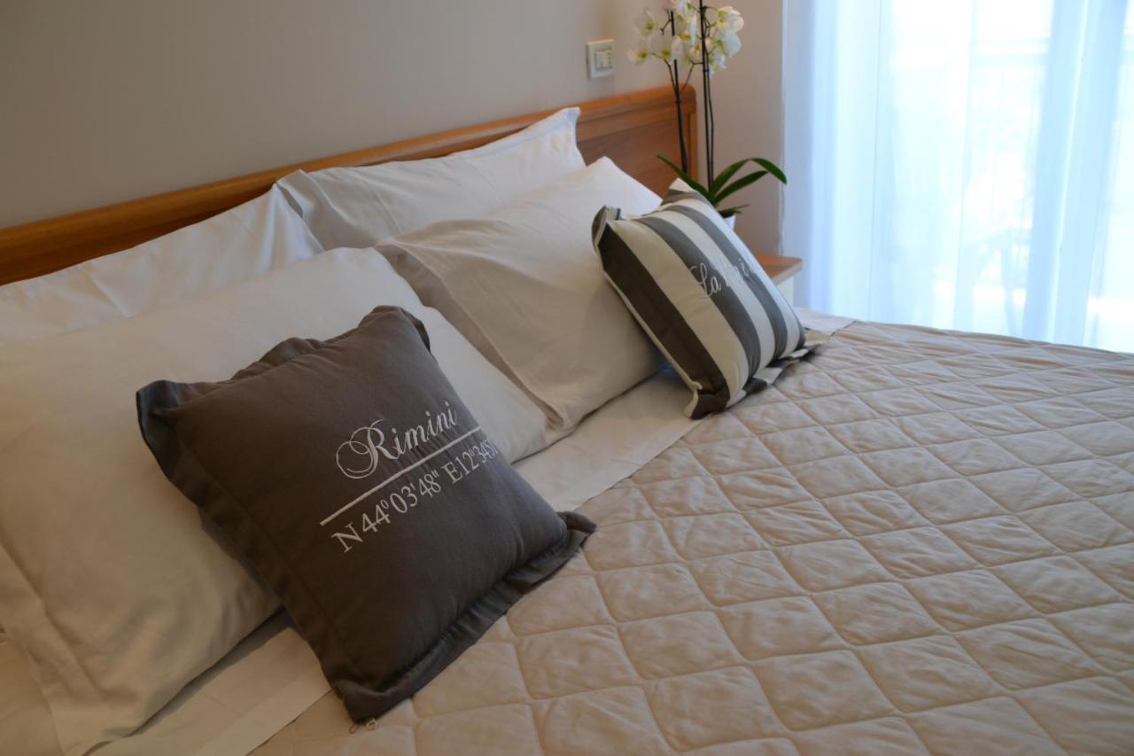 Hotel Apogeo - Breakfast Experience Римини Экстерьер фото