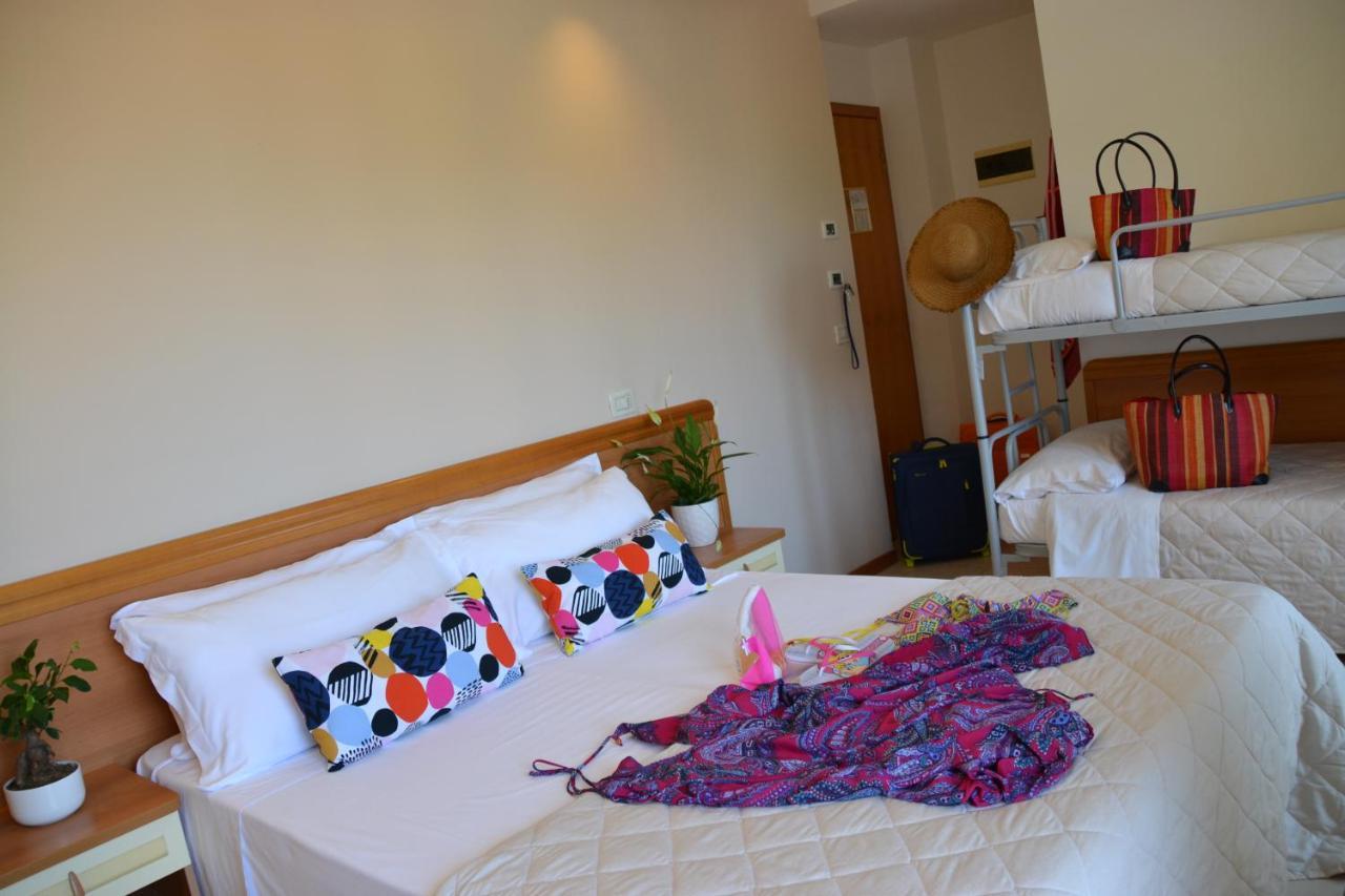 Hotel Apogeo - Breakfast Experience Римини Экстерьер фото