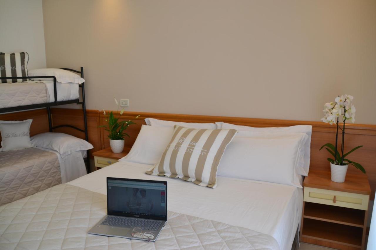 Hotel Apogeo - Breakfast Experience Римини Экстерьер фото