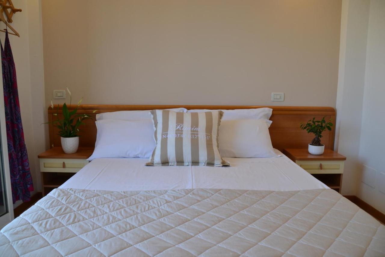 Hotel Apogeo - Breakfast Experience Римини Экстерьер фото