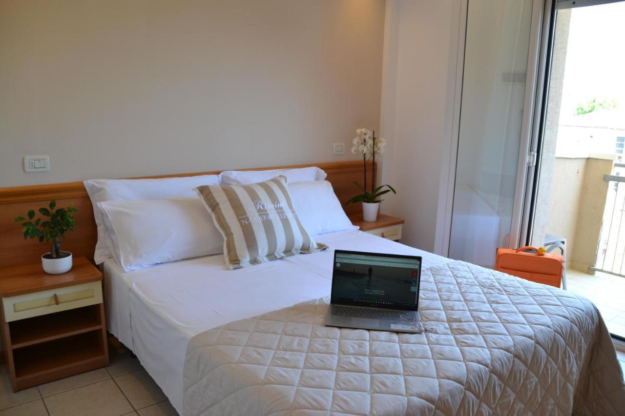Hotel Apogeo - Breakfast Experience Римини Экстерьер фото