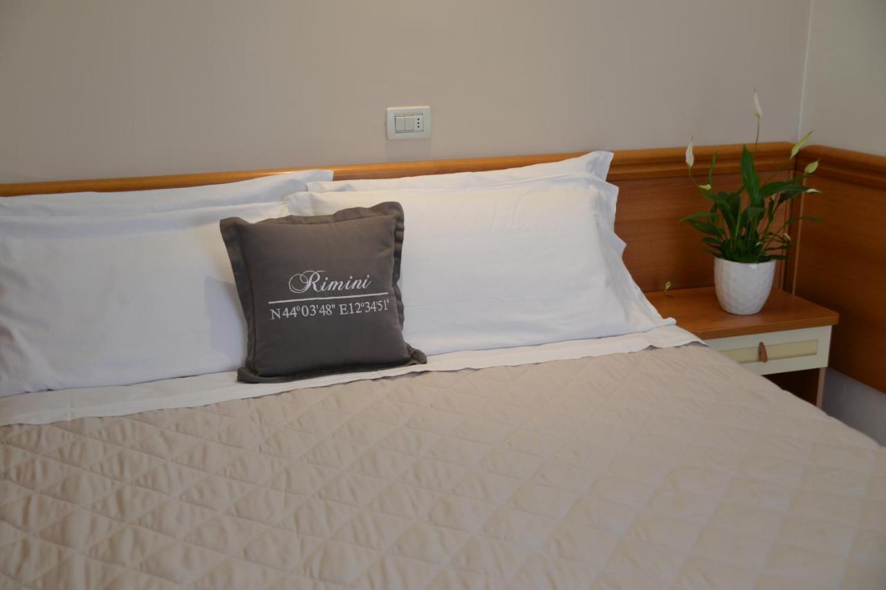 Hotel Apogeo - Breakfast Experience Римини Экстерьер фото