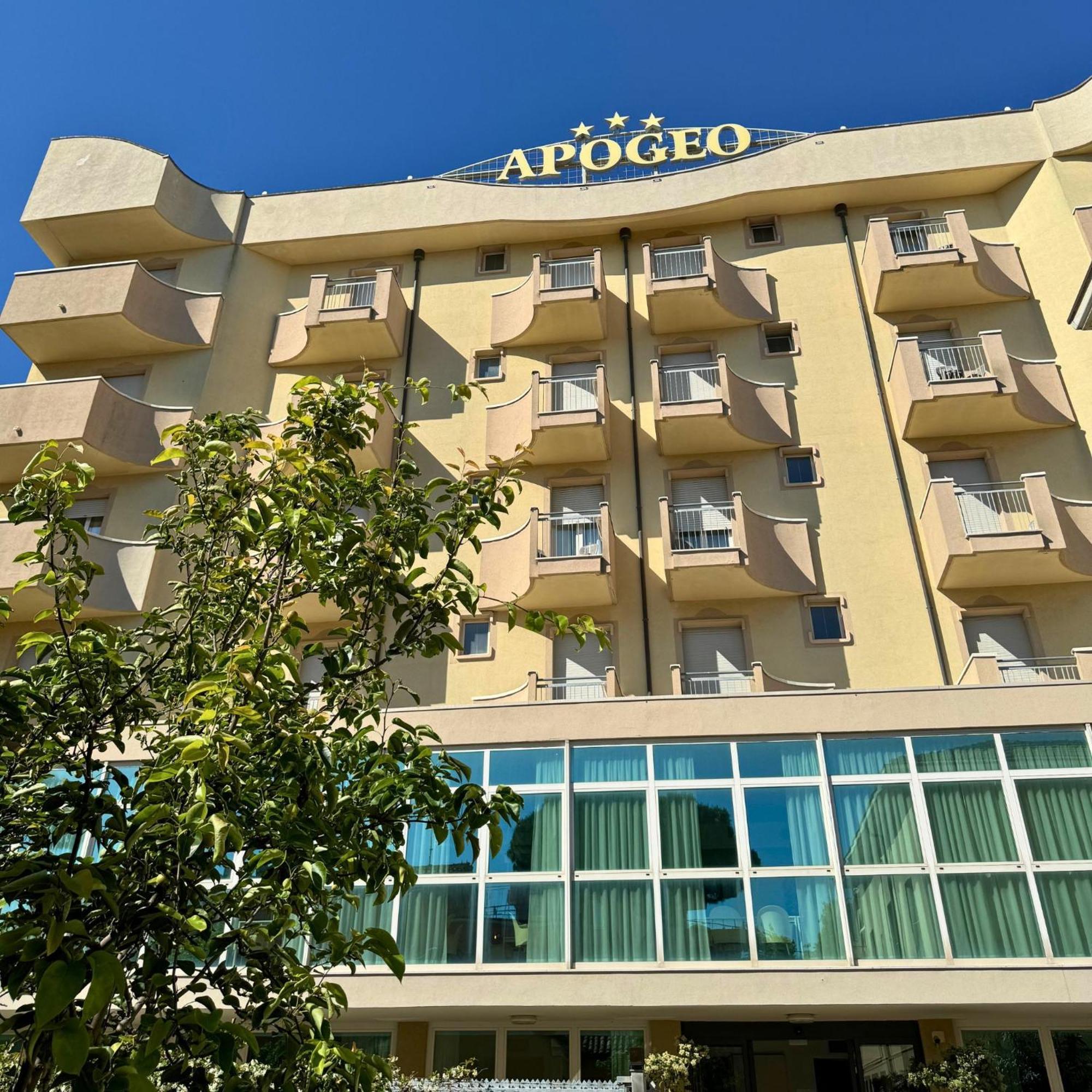 Hotel Apogeo - Breakfast Experience Римини Экстерьер фото